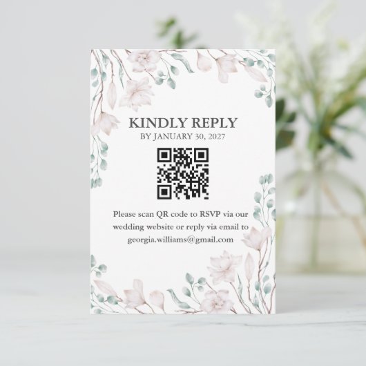 Elegante Magnolia Eucalyptus QR Code RSVP ENC Informatiekaartje (Staand voorkant)
