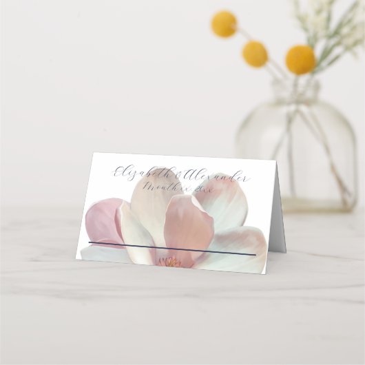 Elegante Magnolia roze en witte bruiloft Plaatskaartje (Voorkant)