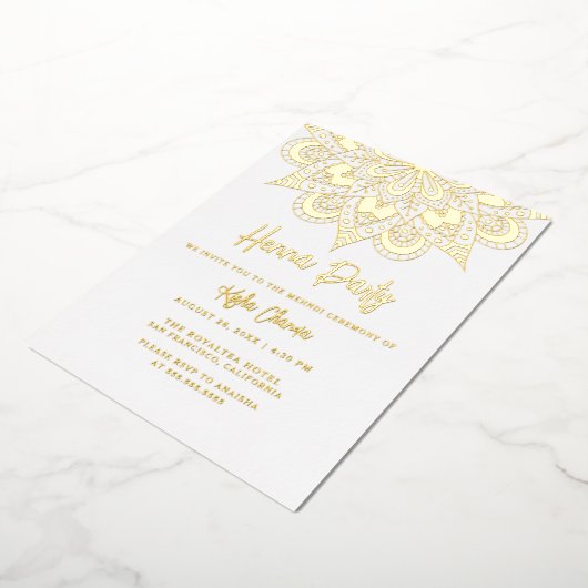 Elegante Mandala-Hennafeest Mehndi Echt Goud Folie Uitnodiging (Gedraaid)