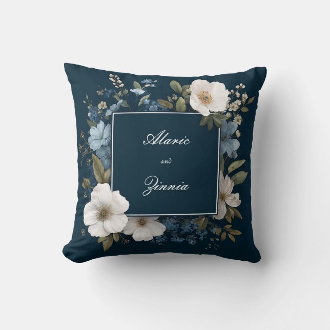 Elegante Marine Blauwe Bloemen met Witte Bloemen Kussen (Voorkant)