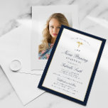 Elegante marine & goud LPN verpleegster pinning ce Kaart<br><div class="desc">Een elegante verpleegster die een uitnodigingskaart met faux goud- en marinegrenzen vastpint. De tekstdetails en het afbeelding kunnen worden gepersonaliseerd.</div>