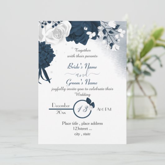 Elegante marineblauw & witte bloemen bruiloft kaart (Staand voorkant)