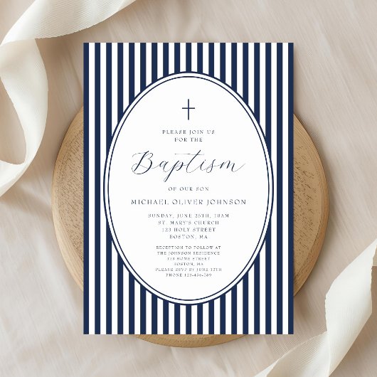 Elegante marineblauwe script jongensdoop uitnodigi kaart