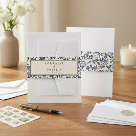 Elegante marineblauwe vintage bloemige trouwnamen uitnodigingen wikkel