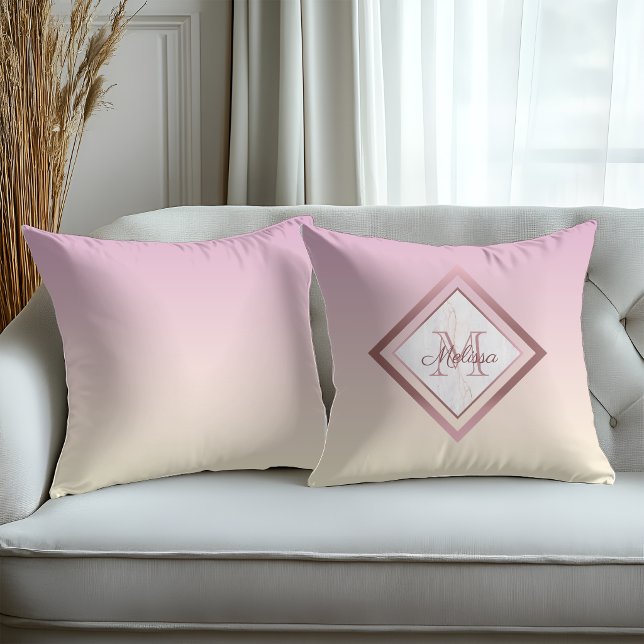 Elegante marmeren roze verloop roosgoud monogram kussen (Creator heeft geüpload)