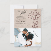 Elegante Maroon Bloemmotief Save The Date (Voorkant)