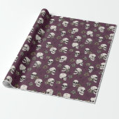 Elegante Maroon Gothic Skulls Halloween Cadeaupapier (Uitgerold)