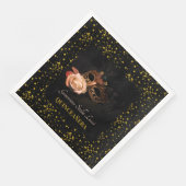 Elegante maskerade en witte roos servet (Hoek)