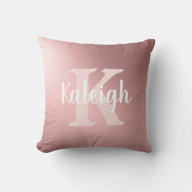 Elegante Metallic Blush Roze Witte Monogram Naam Kussen (Voorkant)