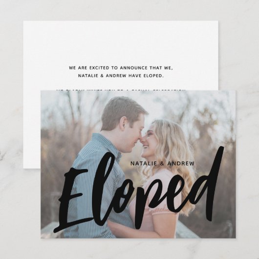Elegante Minimal Script Foto We Zijn Gevlucht Trou Aankondigingskaart (Voorkant / Achterkant)
