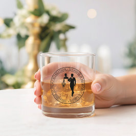 Elegante minimale typografie bruiloft paar whisky glas