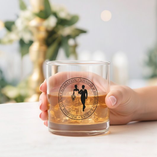 Elegante minimale typografie bruiloft paar whisky glas
