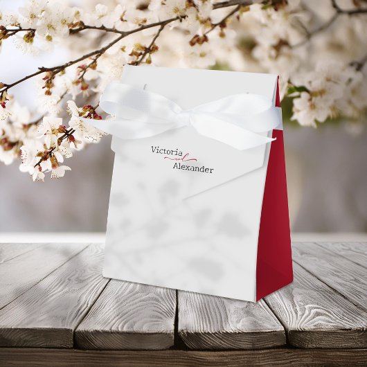 Elegante minimalist met rode accenten bruiloft bedankdoosjes