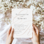 Elegante minimalistische beige monogram bruiloft kaart