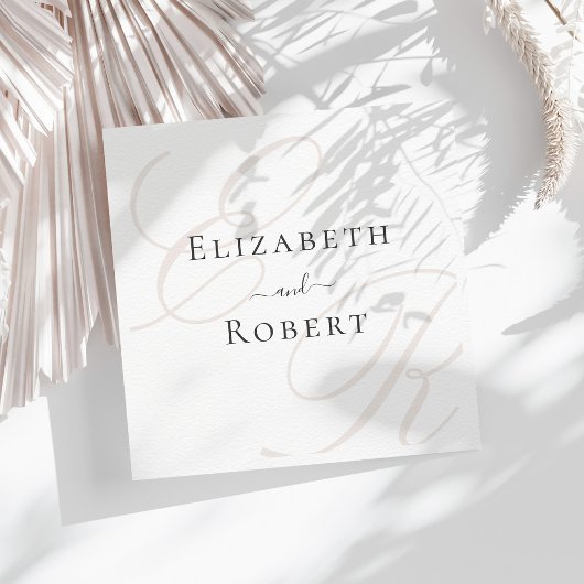 Elegante minimalistische beige monogram bruiloft servet