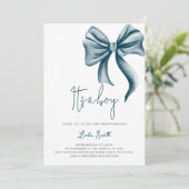 Elegante minimalistische Blue Bow Boy Baby shower Kaart (Staand voorkant)
