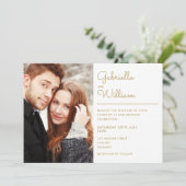 Elegante Minimalistische Chic Gouden Script Foto B Kaart (Staand voorkant)
