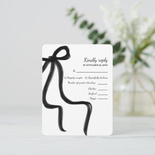 Elegante minimalistische eenvoudige trouw zwarte s RSVP kaartje (Staand voorkant)