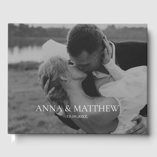Elegante minimalistische foto zwart-wit bruiloft gastenboek (Voorkant)