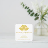 Elegante Minimalistische Gouden Lotusbloem Vierkante Visitekaartje (Staand voorkant)