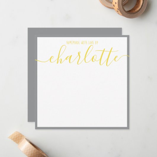 Elegante minimalistische grijze strook geel script notitiekaartje (Voorkant / Achterkant in situ)