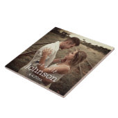 Elegante minimalistische Mr & Mrs jubileumfoto Tegeltje (Zijkant)