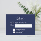 Elegante minimalistische Navy Blue Wedding RSVP Ka (Staand voorkant)