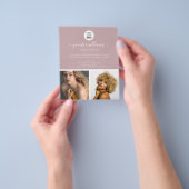 Elegante minimalistische promotionele roze modern flyer (Hand)