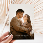 Elegante minimalistische script en paar foto bruil save the date