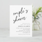 Elegante Minimalistische Script Koppel Bruiloft Kaart (Staand voorkant)
