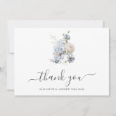 Elegante minimalistische stoffige blauwe bloemen b bedankkaart (Voorkant)