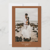 Elegante minimalistische Terra Cotta kalligrafie b Kaart (Achterkant)