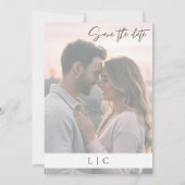 Elegante minimalistische vervaagde foto Caligrafie Save The Date (Achterkant)