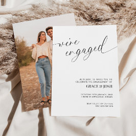 Elegante minimalistische We're Engagement Party Kaart