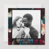 Elegante Minimalistische Zwarte en Bloemige Bruilo Save The Date (Voorkant)