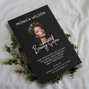 Elegante minimalistische zwarte schoonheidssalon flyer