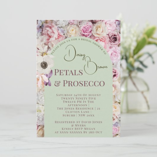 Elegante Mint Groene Bloemboog Zomer Bruids Showe Kaart (Staand voorkant)