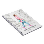 Elegante mode vrouw loopt notitieboek (Rechterzijde)