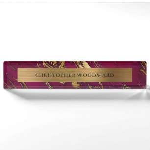 Elegante moderne burgundy marmeren geborstelde gou naambordje
