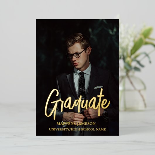 Elegante moderne chique typografie afstudeerfeest folie uitnodiging (Staand Voorkant)