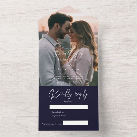 Elegante moderne donkere marine trouwfoto met RSVP All In One Uitnodiging (Binnen)