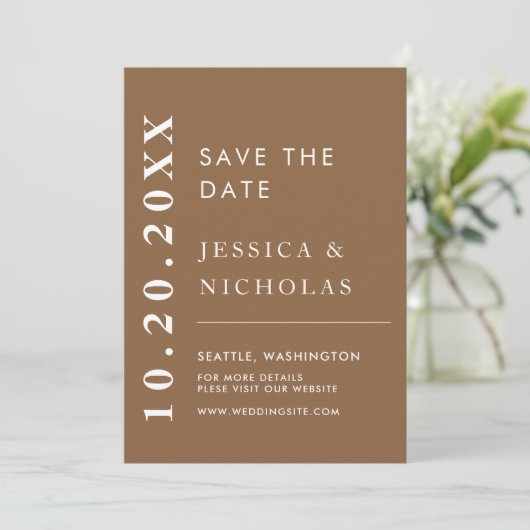 Elegante moderne donkere taupe minimalistische bru save the date (Staand voorkant)