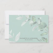 Elegante moderne eucalyptus groen classy bruiloft RSVP kaartje (Achterkant)