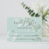 Elegante moderne eucalyptus groen classy bruiloft RSVP kaartje (Staand voorkant)