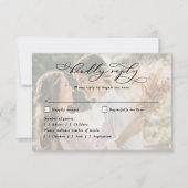 Elegante moderne kalligrafie script 2-foto bruilof RSVP kaartje (Voorkant)