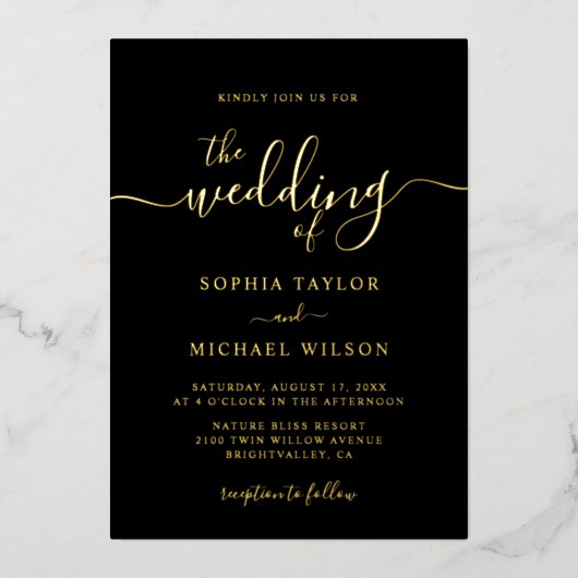 Elegante moderne kalligrafie zwart en goud bruilof folie uitnodiging (Voorkant)