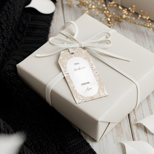 Elegante moderne kerst groenblijvende bomen en blo cadeaulabel