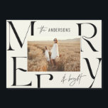 Elegante moderne kerstmis foto typografie<br><div class="desc">Moderne elegante minimale grafische typografie kerstmis kaart. Een deel van een gewaagde leuke vakantiecollectie.</div>