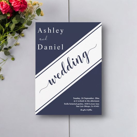 Elegante moderne marineblauwe witte delicate trouw kaart