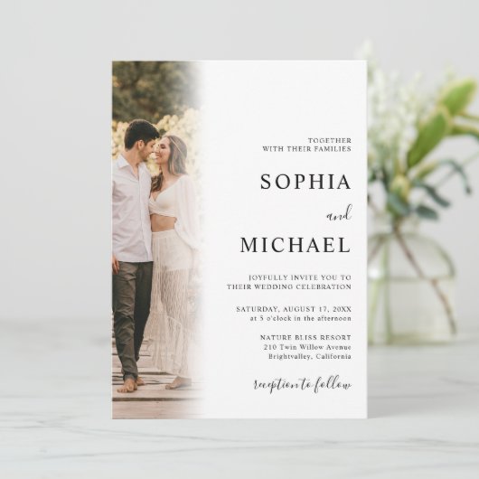 Elegante moderne minimalistische 2 foto bruiloft kaart (Staand voorkant)